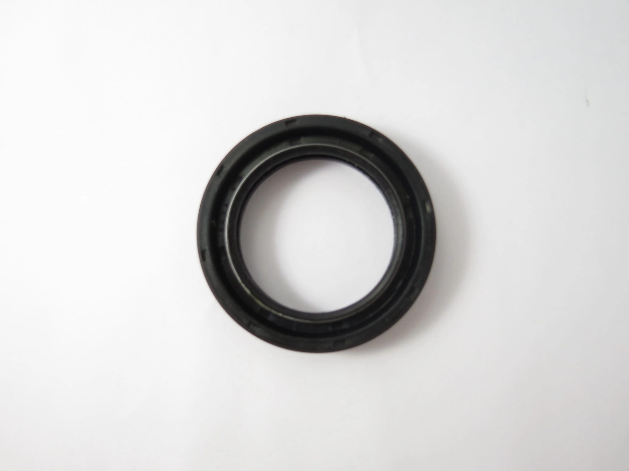 RETENTOR EIXO ENTALHADO/SAÍDA CAIXA CÂMBIO 57,20X82,60X87,00X14,00MM EATON VW 6.90/7.90/11.130/13.130/14.140/15.160 57,20X82X87X14MMM