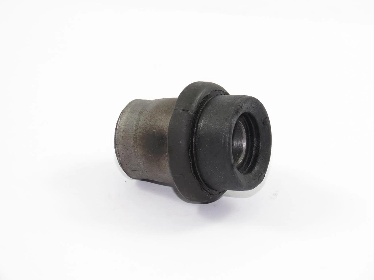 BUCHA TRASEIRA BANDEJA LADO RODA FIAT UNO/PREMIO/ELBA /88 1.5R - UNO CSL 91/93 - SUSPENSÃO TRASEIRA
