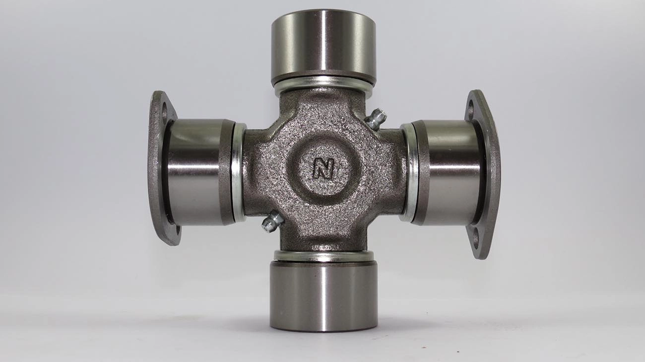 CRUZETA CARDAN FORD CARGO/VW MB 1214/1618/2318 47X134MM - DUAS CATANHAS COM CHAVETA/DUAS PARAFUSADAS
