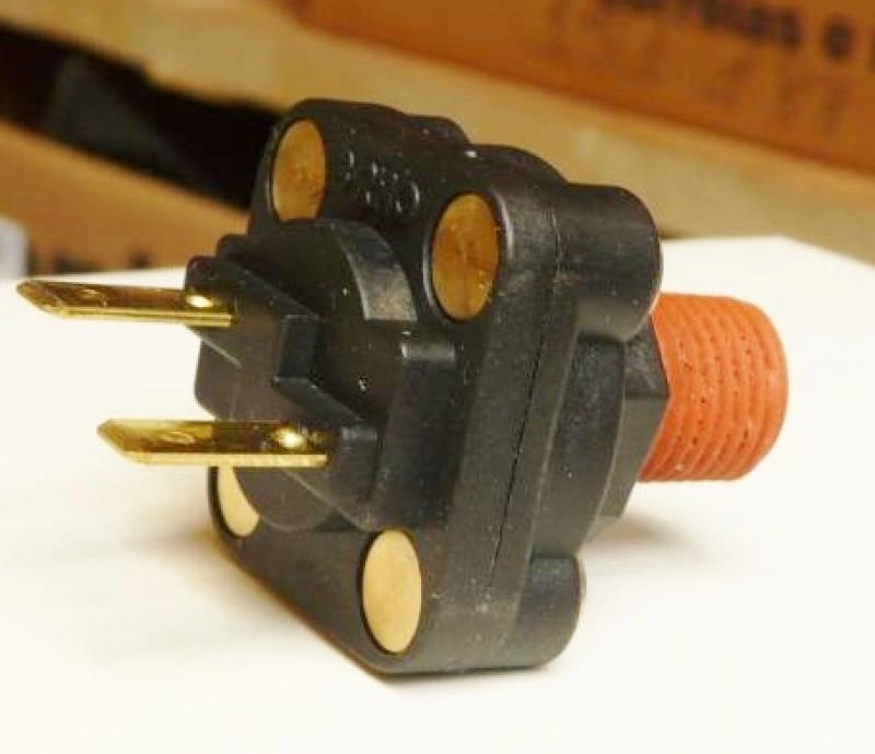 INTERRUPTOR DE FREIO - FORD CARGO 91/ - C/VEDA ROSCA 0.30 BAR
