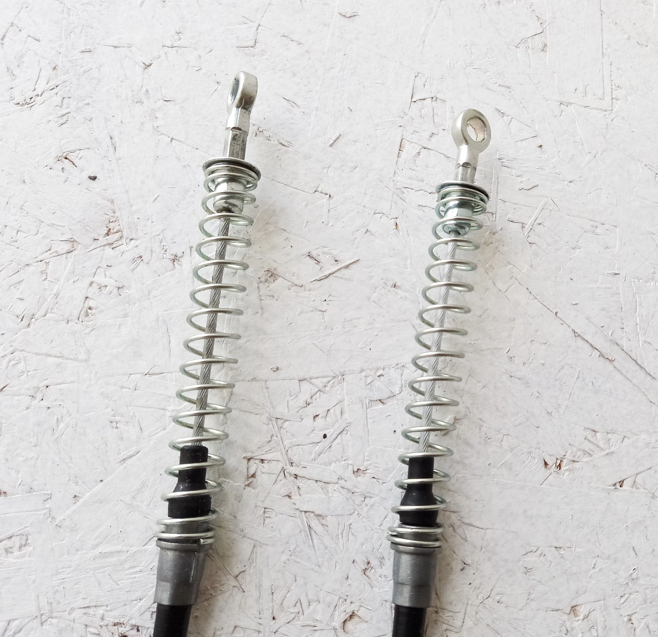 CABO FREIO TRASEIRO 2827MM FIAT UNO/FURGONETA 1.0/1.3 8V 2004/ FIRE 2827