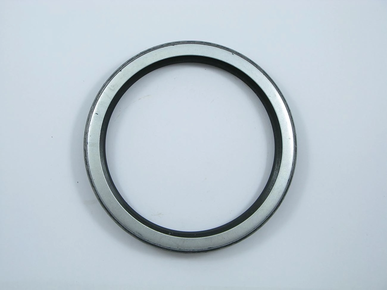 RETENTOR CUBO RODA TRASEIRO 125,00X150,00X15,00MM TRASEIRA MB 1313 ATÉ 2013 ATEGO TODOS FREIO HIDRÁULICO 125X150X15MM
