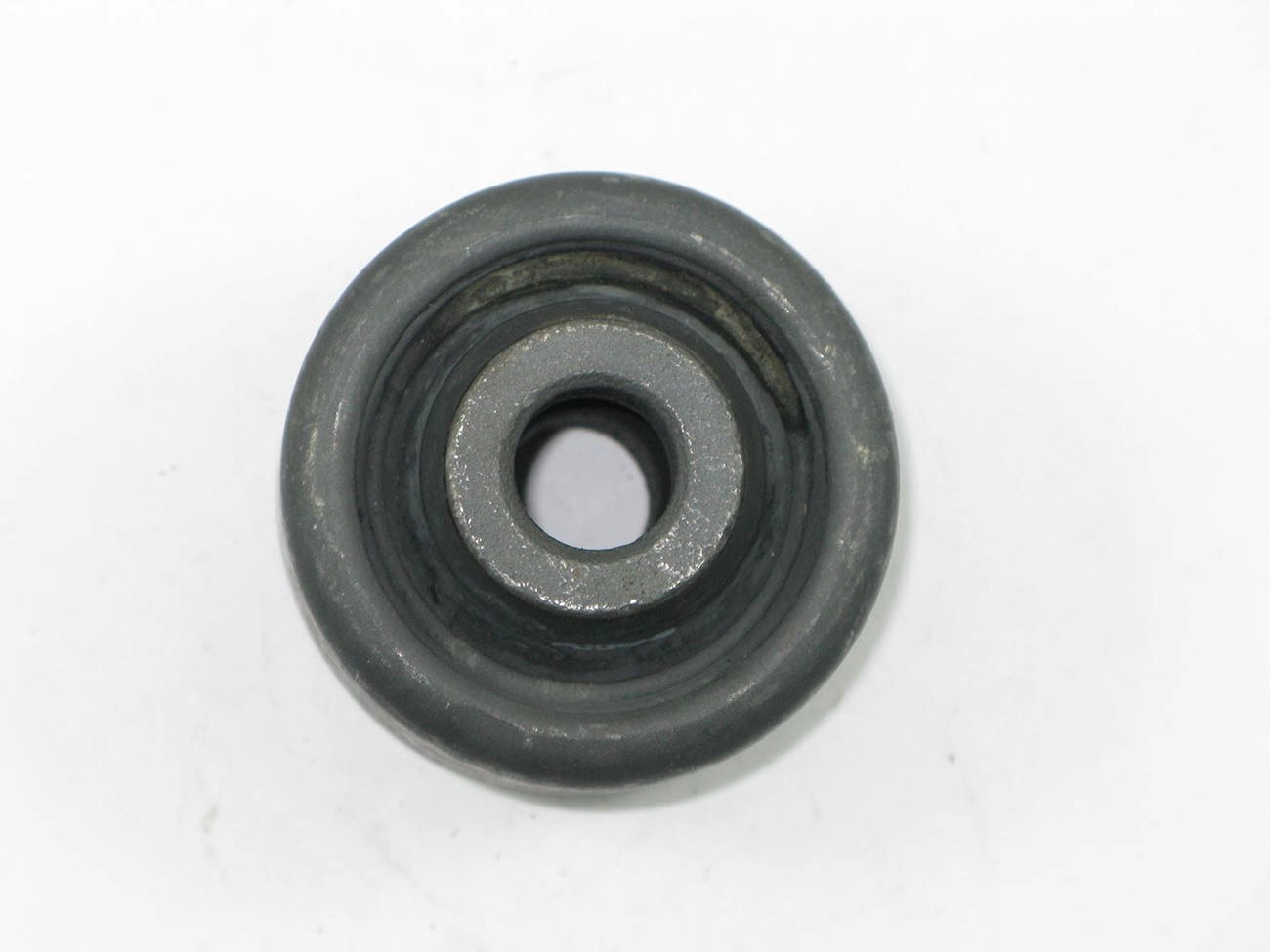 BUCHA CENTRAL DIANTEIRA BANDEJA PEUGEOT 206 16V 2002/ - SUSPENSÃO DIANTEIRA