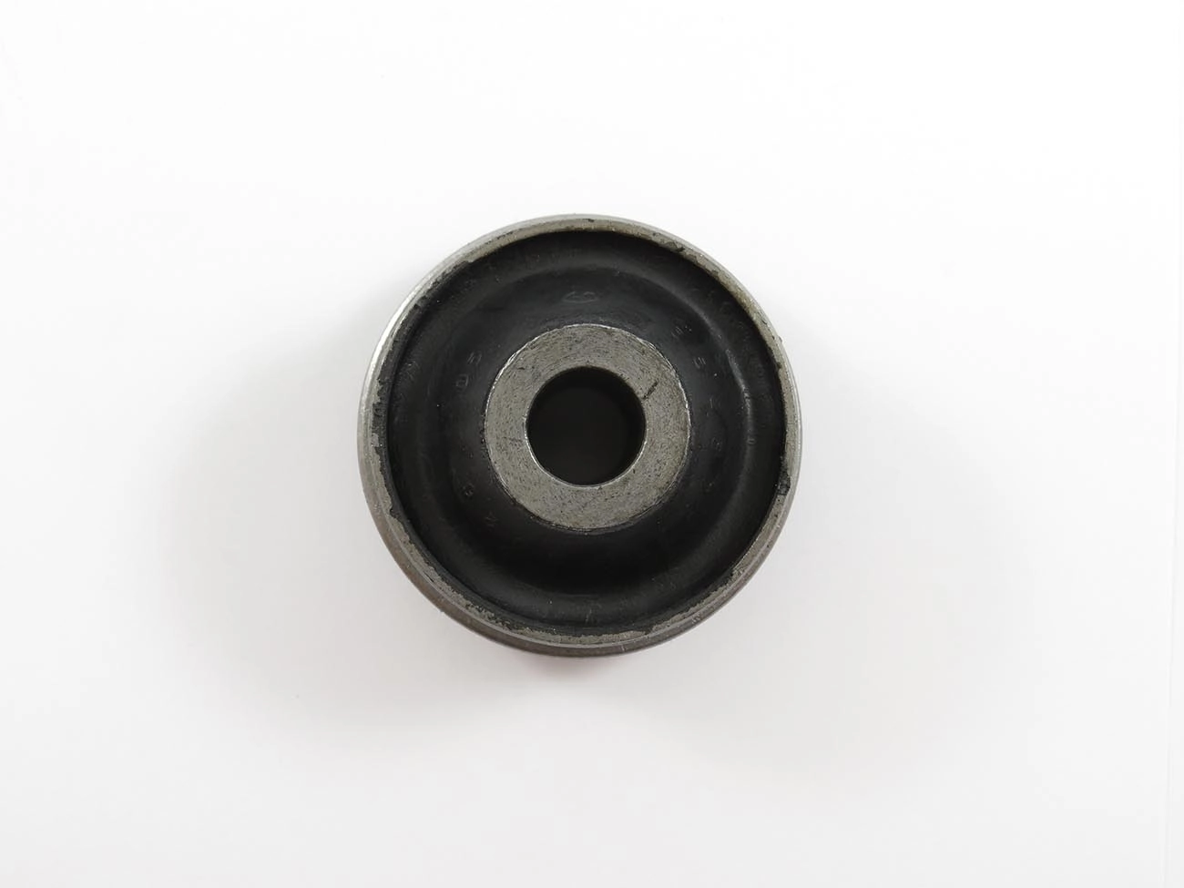 BUCHA TRASEIRA BANDEJA SUSPENSÃO DIANTEIRA FURO 14 MM CITROEN C4/PICASSO 06/ PEUGEOT 206/207/307/308/3008