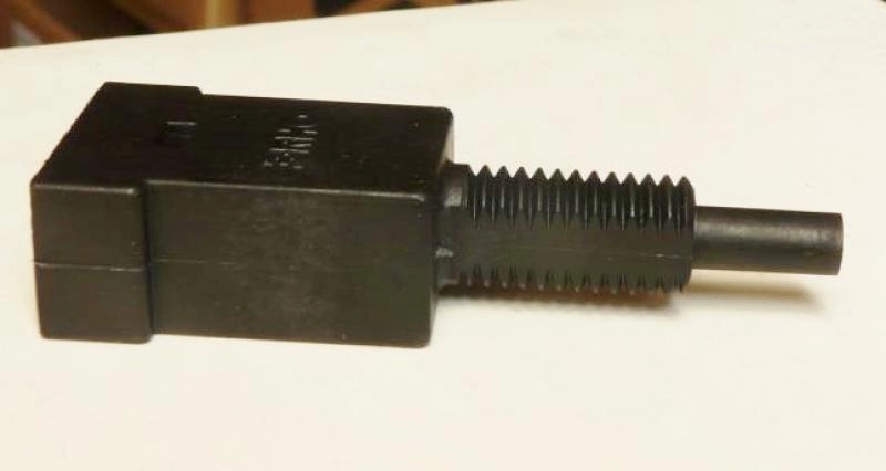 INTERRUPTOR DE FREIO - FORD ESCORT/VERONA - VW APOLLO - TODOS