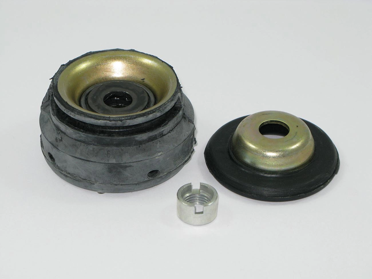 KIT AMORTECEDOR DIANTEIRO COM COXIM MENOR VW SANTANA /96 C/COXIM