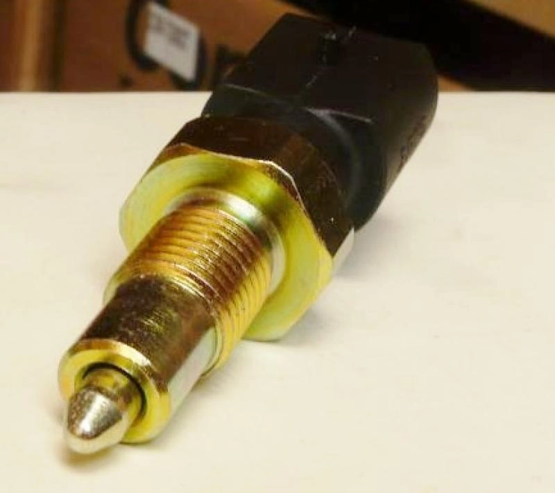 INTERRUPTOR LUZ DE RE - FIAT UNO/PREMIO/ELBA/FIORINO 11.91/