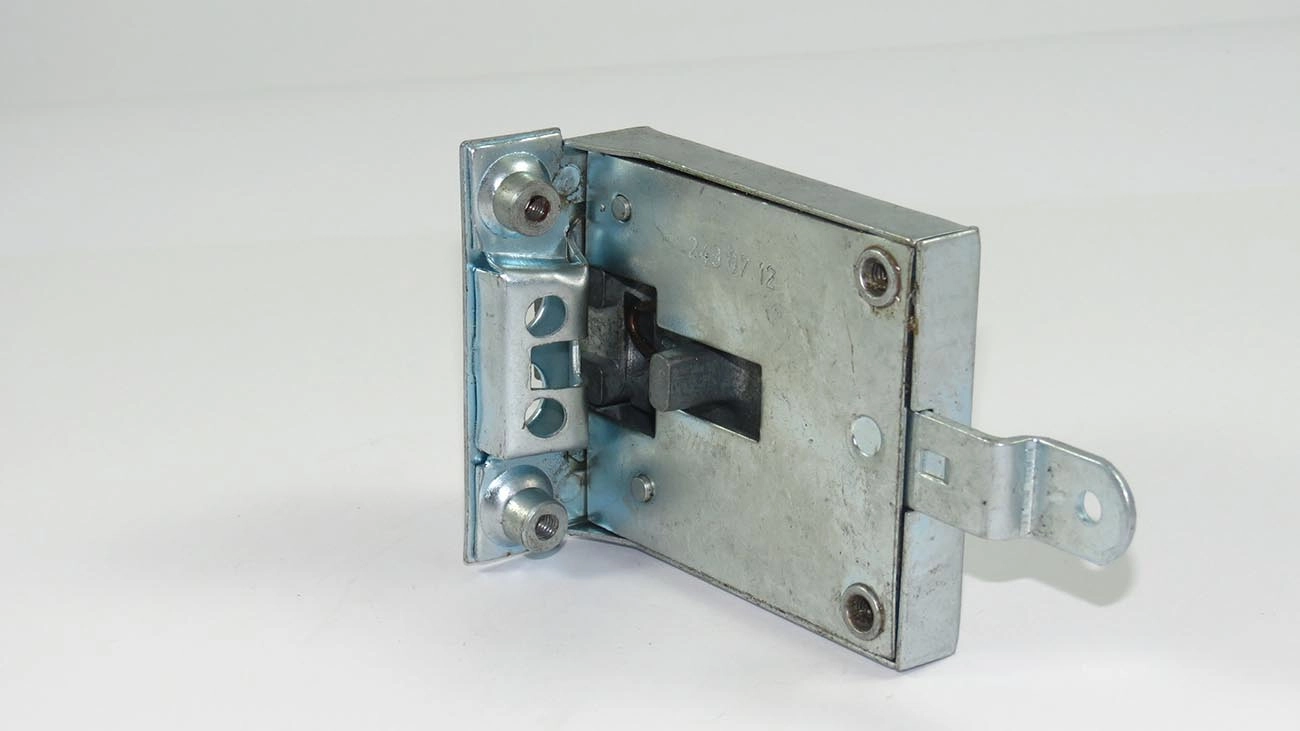 FECHADURA PORTA VW KOMBI 1500 /75 - ESQUERDA