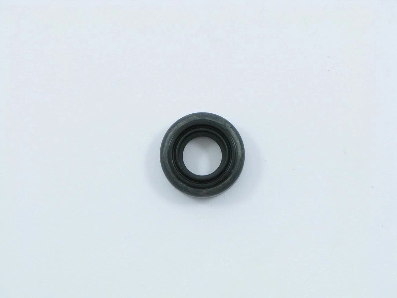 RETENTOR LINHA AGRÍCOLA/INDUSTRIAL/AMARELA AGRALE/FIAT ALLIS/VALTRA/VALMET - 12X22X7MM