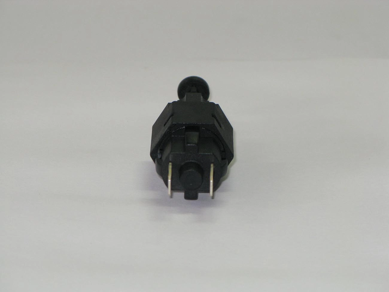 INTERRUPTOR DE FREIO - GM CELTA/CORSA/ASTRA/KADETT TODOS - D-20/40/60 93/97 - ASTRA/VECTRA 98/