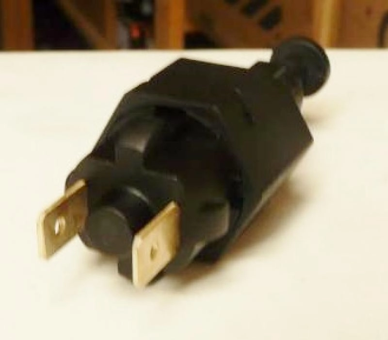 INTERRUPTOR DE FREIO - GM CELTA/CORSA/ASTRA/KADETT TODOS - D-20/40/60 93/97 - ASTRA/VECTRA 98/