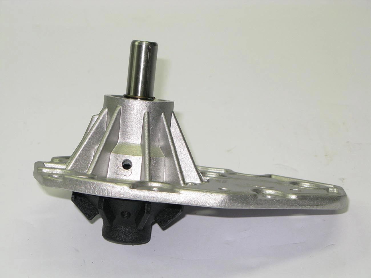 BOMBA ÁGUA COM POLIA ELETROMAGNÉTICA  FORD CORCEL/BELINA/DEL REY/PAMPA 78/83 - EXCETO MOTOR CHT