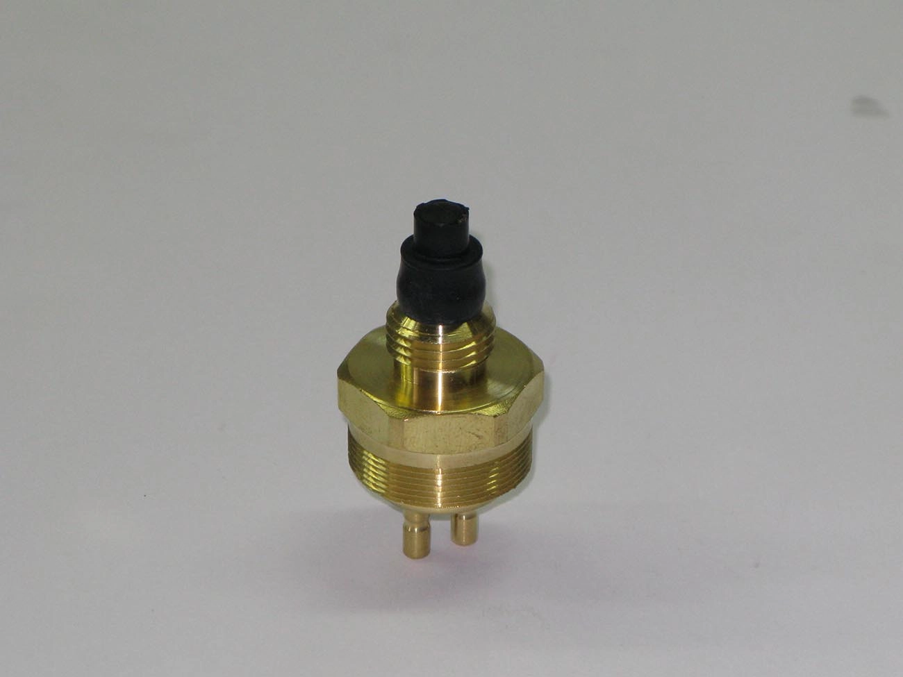 INTERRUPTOR DE FREIO - MB 1313/1513/2213 - FREIO DE MAO A AR