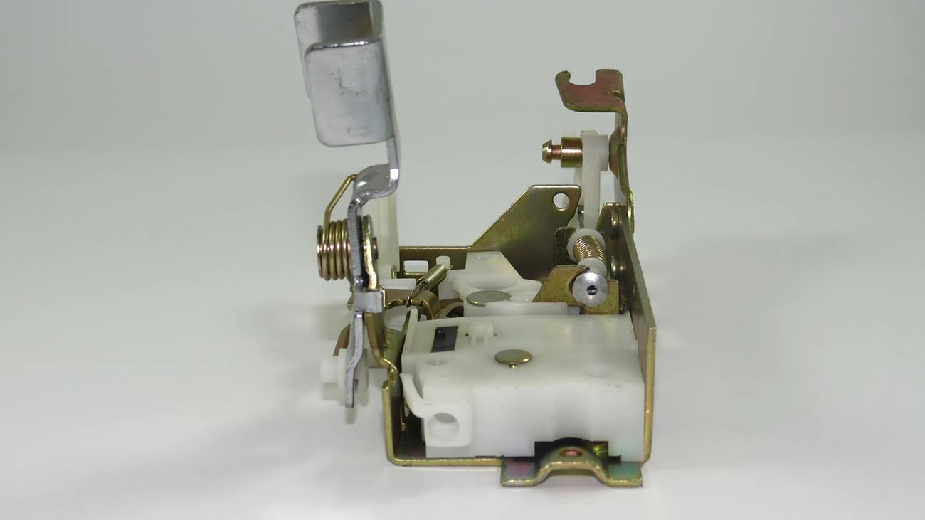 FECHADURA PORTA FORD ESCORT 93/96 2 PORTAS - MECANICA - ESQUERDA