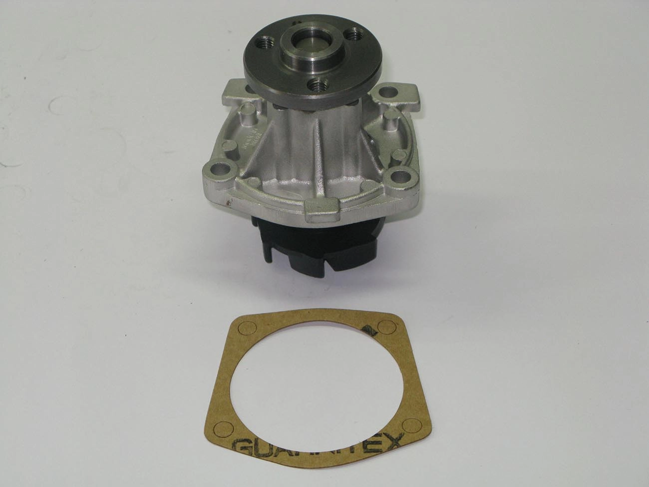 BOMBA AGUA FIAT UNO/PREMIO/ELBA/FIORINO 1.5 94/95 - UNO/FIORINO 1.0 95/01 - P/POLIA MULTI V