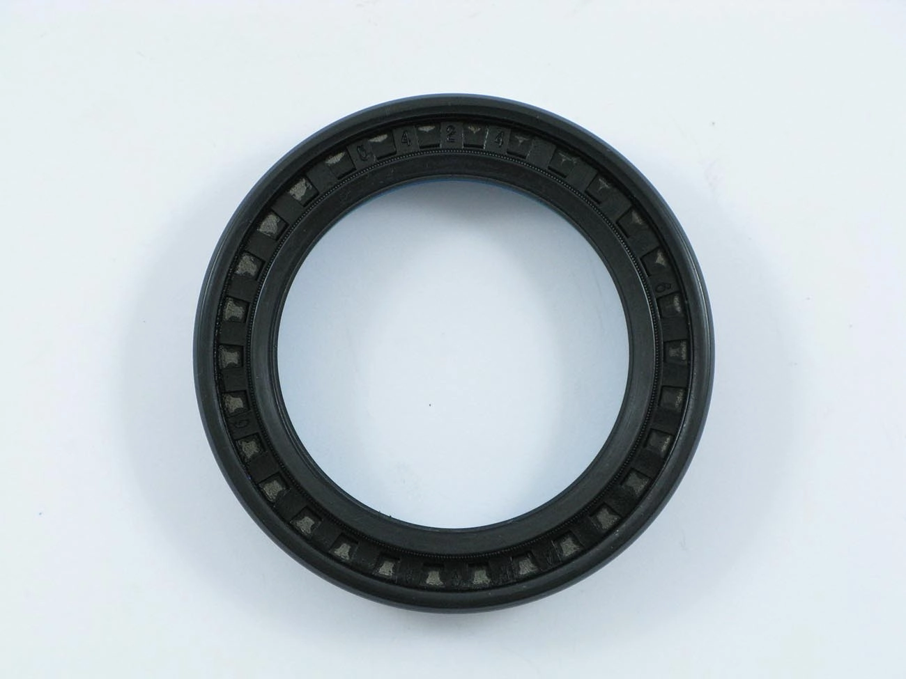 RETENTOR EIXO DIANTEIRO TRAÇÃO 4X4 MF 4X4 2002/ - 46X65X16MM