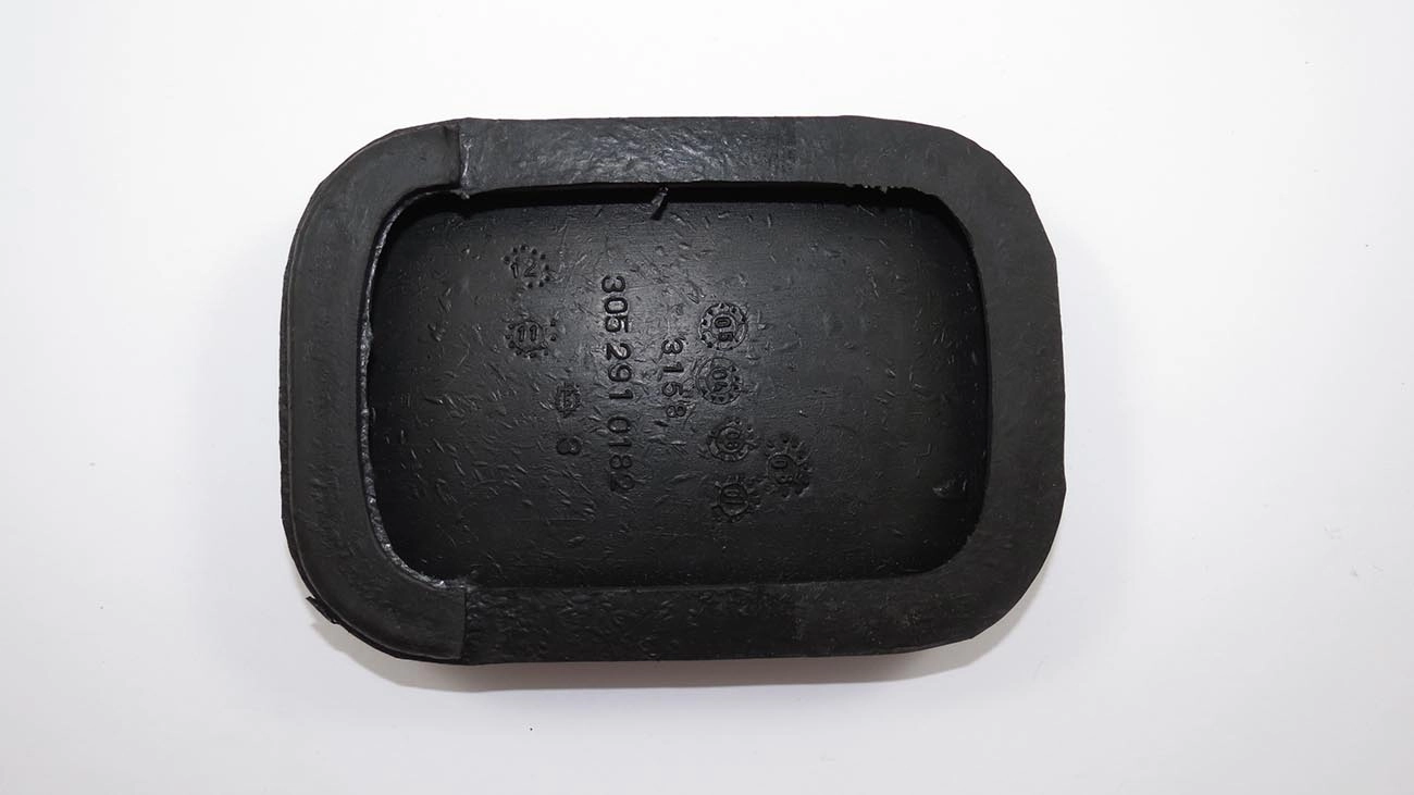 CAPA PEDAL FREIO OU EMBREAGEM MB 1113/1313/1513/1519/2013/2219