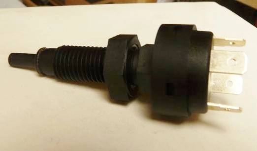 INTERRUPTOR DE FREIO - FIAT UNO/PREMIO/ELBA - 4 TERMINAIS