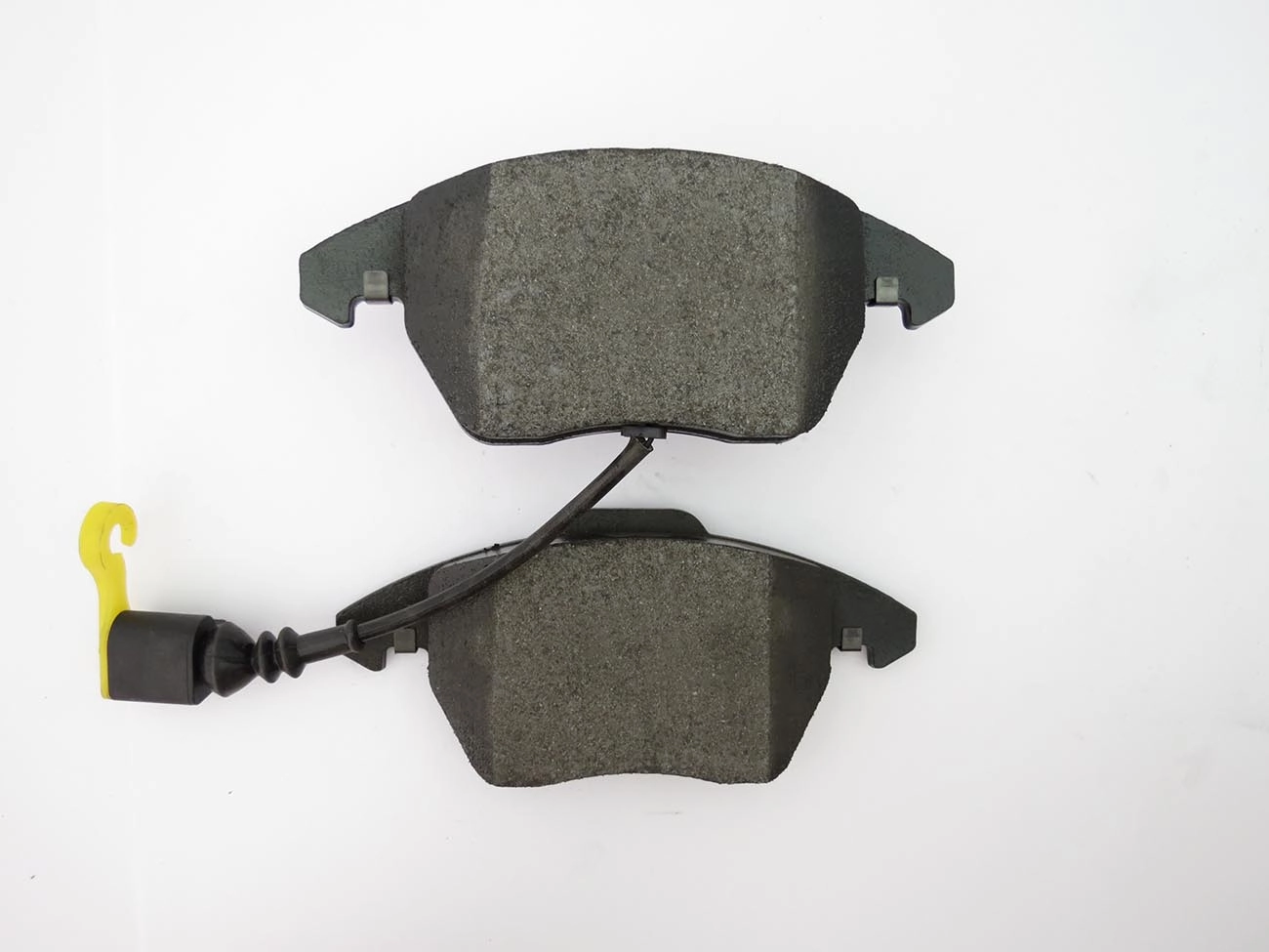PASTILHA FREIO RODA DIANTEIRA COM ALARME VW JETTA 06/18 PASSAT 05/20 TIGUAN 09/18 AUDI A1 10/18 A3 05/16 TT