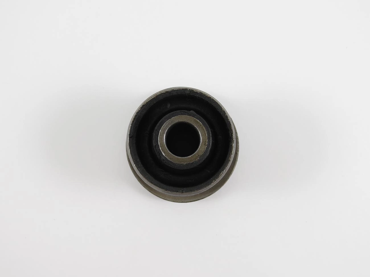 BUCHA DIANTEIRA BANDEJA GM OPALA 69/92 - CARAVAN 74/92 - SUSPENSÃO TRASEIRA