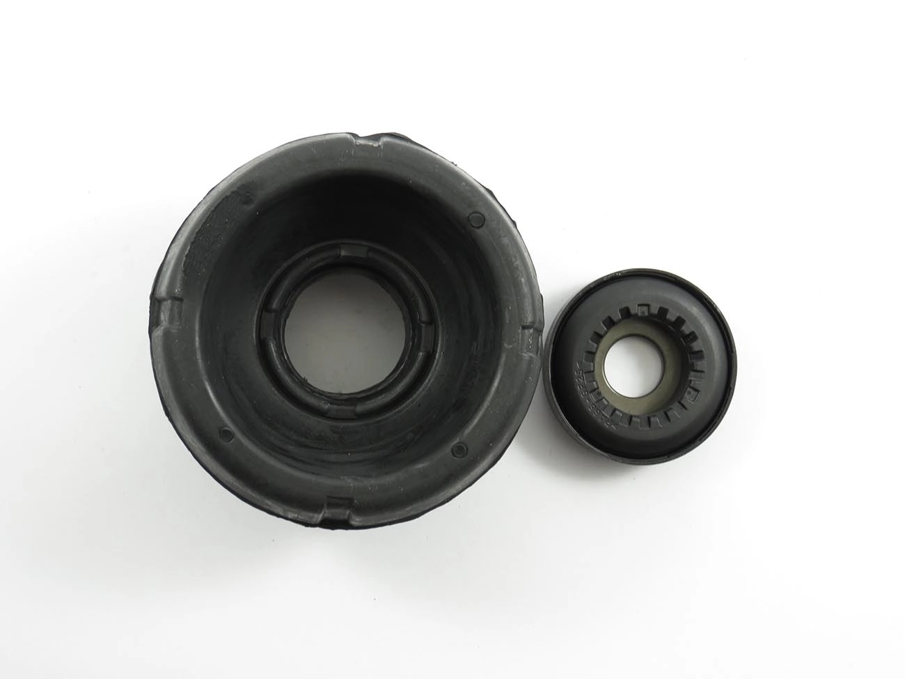 BUCHA TRASEIRA BANDEJA DIANTEIRA VW GOLF 94/98 - PASSAT 94/97 - POLO CLASSIC/VAN 97/ - FURO 17,15MM