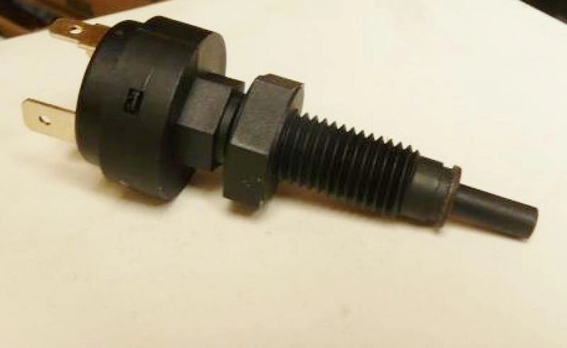 INTERRUPTOR DE FREIO - FIAT UNO/PREMIO/ELBA - 4 TERMINAIS