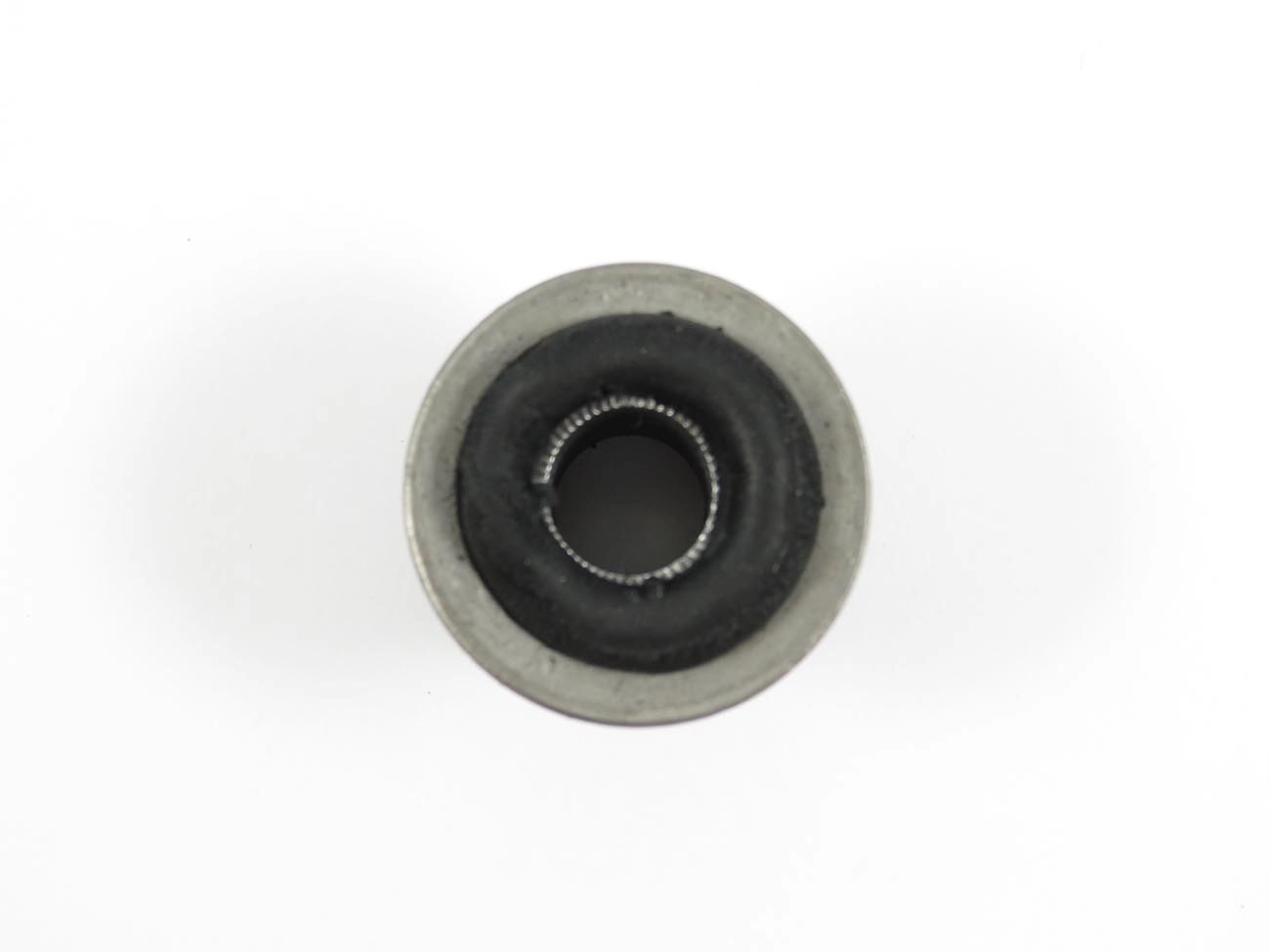 BUCHA DIANTEIRA BANDEJA SUPERIOR GM OPALA 69/92 - CARAVAN 74/92 - SUSPENSÃO DIANTEIRA