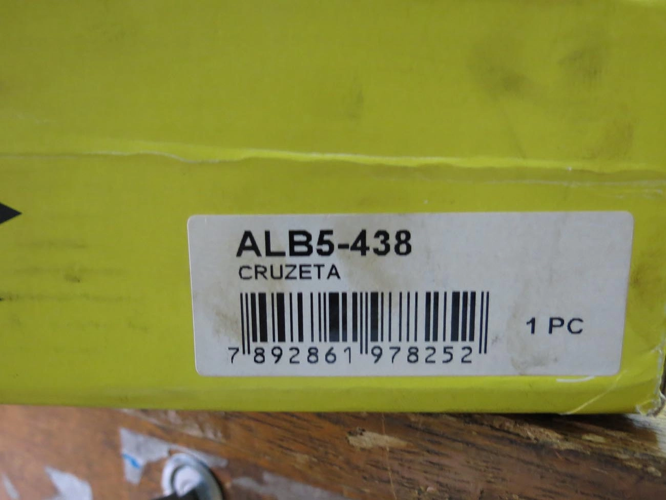 CRUZETA CARDAN FORD CARGO/VW MB 1214/1618/2318 47X134,90MM DUAS CATANHAS COM CHAVETA/DUAS PARAFUSAS