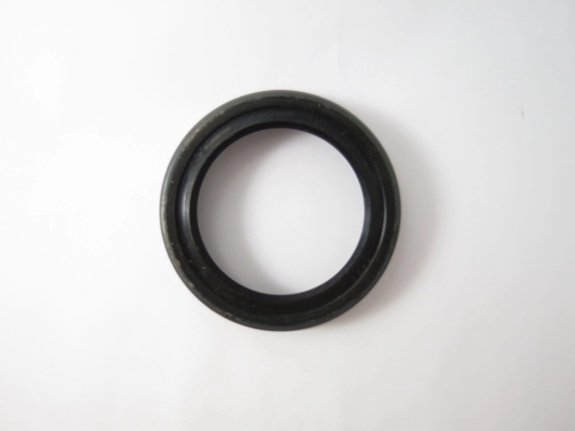 RETENTOR CUBO RODA DIANTEIRO 73,00X104,70X9,60X20,60MM DIANTEIRA GM A/C/D-60 80/ D-70/80 D-11000/22000