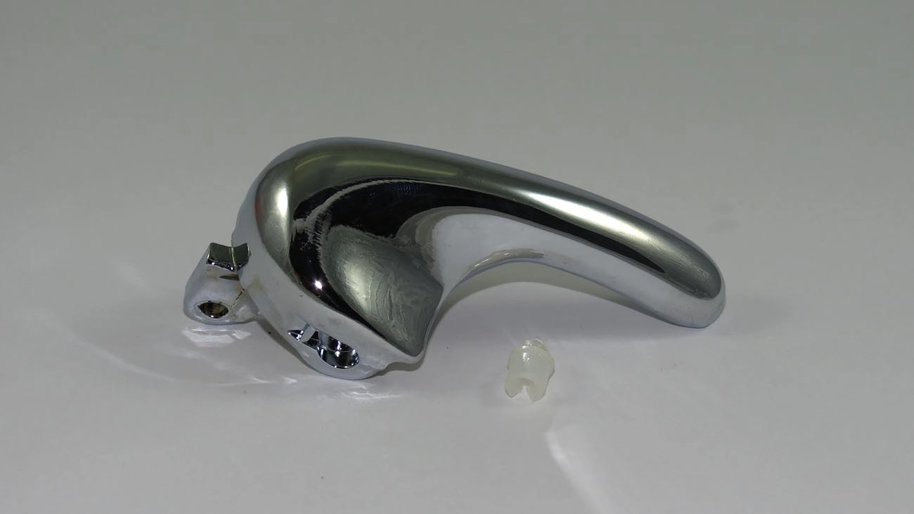 MAÇANETA INTERNA PORTA DIANTEIRA DIREITA(O) VW GOL G2 94/01 - PARATI G2 96/01 - CROMADA DIREITA