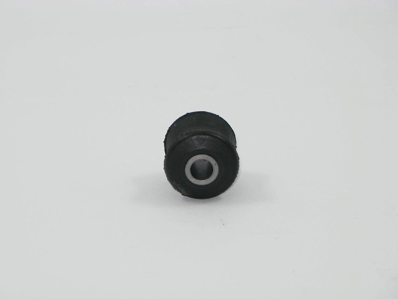 BUCHA BARRA ESTABILIZADORA SUSPENSÃO TRASEIRA COM TUBO ESTABILIZADOR TRASEIRO GM CHEVETTE/CHEVY/OPALA/CARAVAN