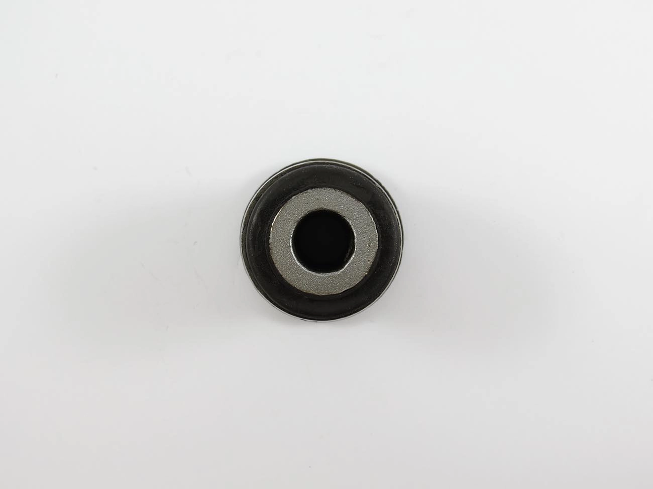 BUCHA BANDEJA INFERIOR HYUNDAI H-100 95/ - SUSPENSÃO DIANTEIRA