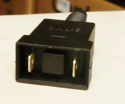 INTERRUPTOR DE FREIO - FORD ESCORT/VERONA - VW APOLLO - TODOS