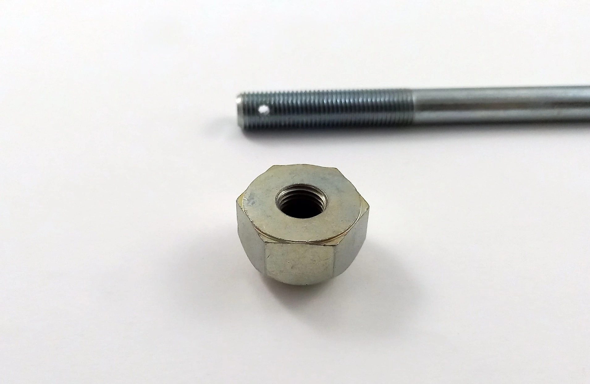 HASTE/VARETA REGULAGEM DA EMBREAGEM F-1000 /92 - F-4000 82/ - MOTOR MWM - COMPRIMENTO 300MM
