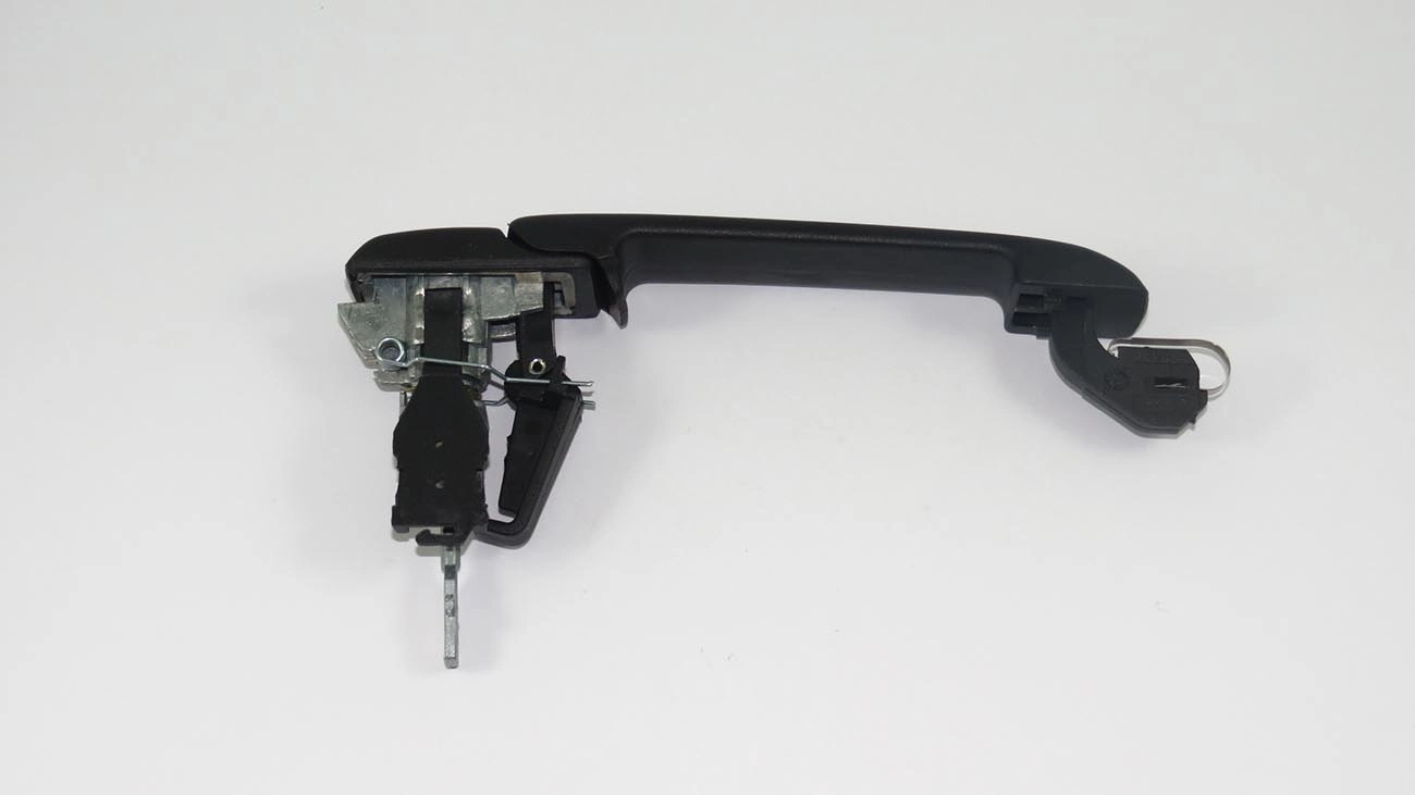 MACANETA EXTERNA VW GOL/PARATI 95/ GII 2 PORTAS - P/ALARME C/CHAVE PERFIL MAXION - ESQUERDA