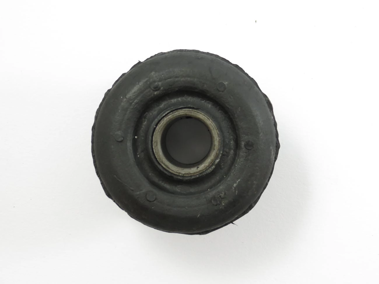 BUCHA BARRA TENSORA GM CORSA 94/98 SEDAN 95/98 WAGON 97/98 - SUSPENSÃO DIANTEIRA