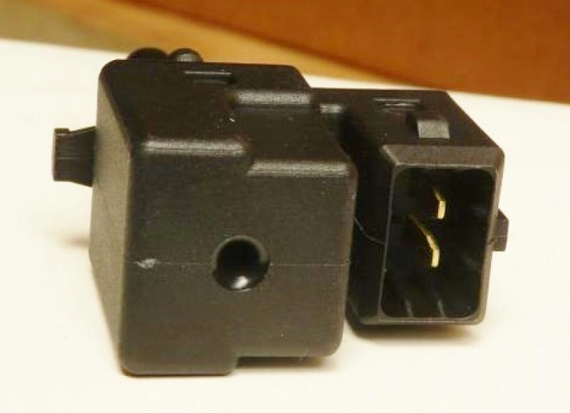 INTERRUPTOR FREIO EMBREAGEM FORD FIESTA/KA/COURIER/ECOSPORT/FOCUS