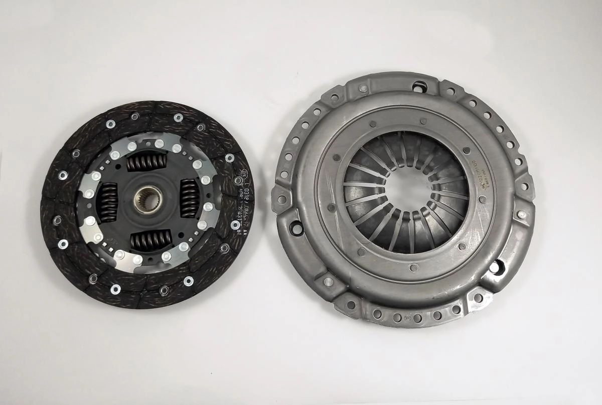 KIT EMBREAGEM GM VECTRA 2.0 8/16V 04.96/2003 - 216MM CAMBIO F-18