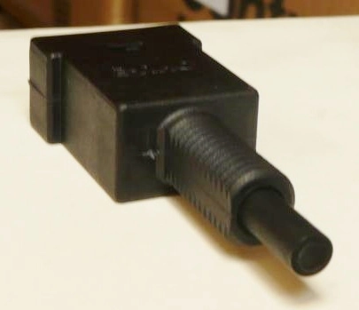 INTERRUPTOR DE FREIO - FORD ESCORT/VERONA - VW APOLLO - TODOS