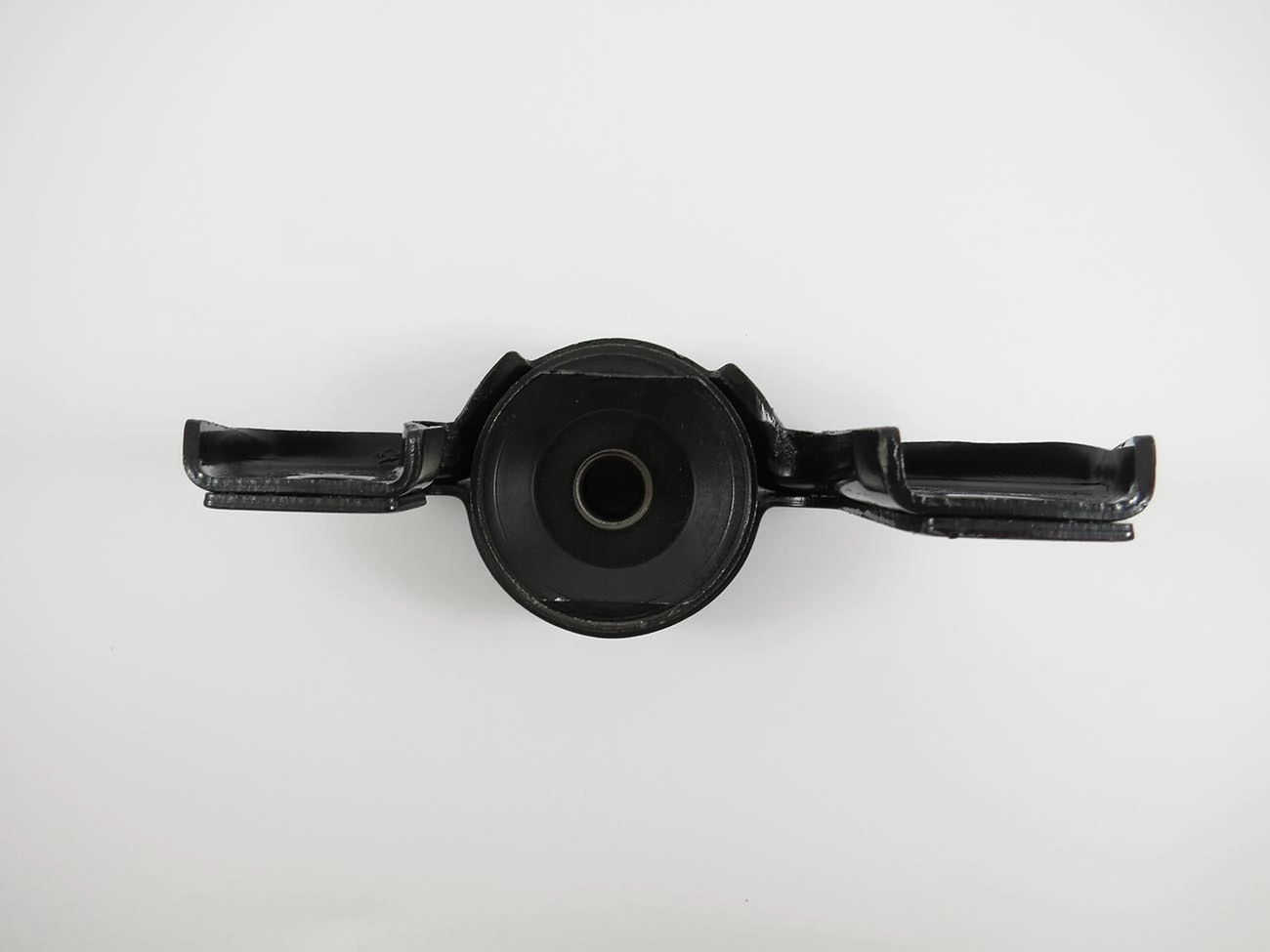 SUPORTE BARRA TENSORA SUSPENSÃO DIANTEIRA LADO ESQUERDO- MORCEGUINHO GM CORSA 05.98/16 CELTA 00/16 PRISMA 06/12