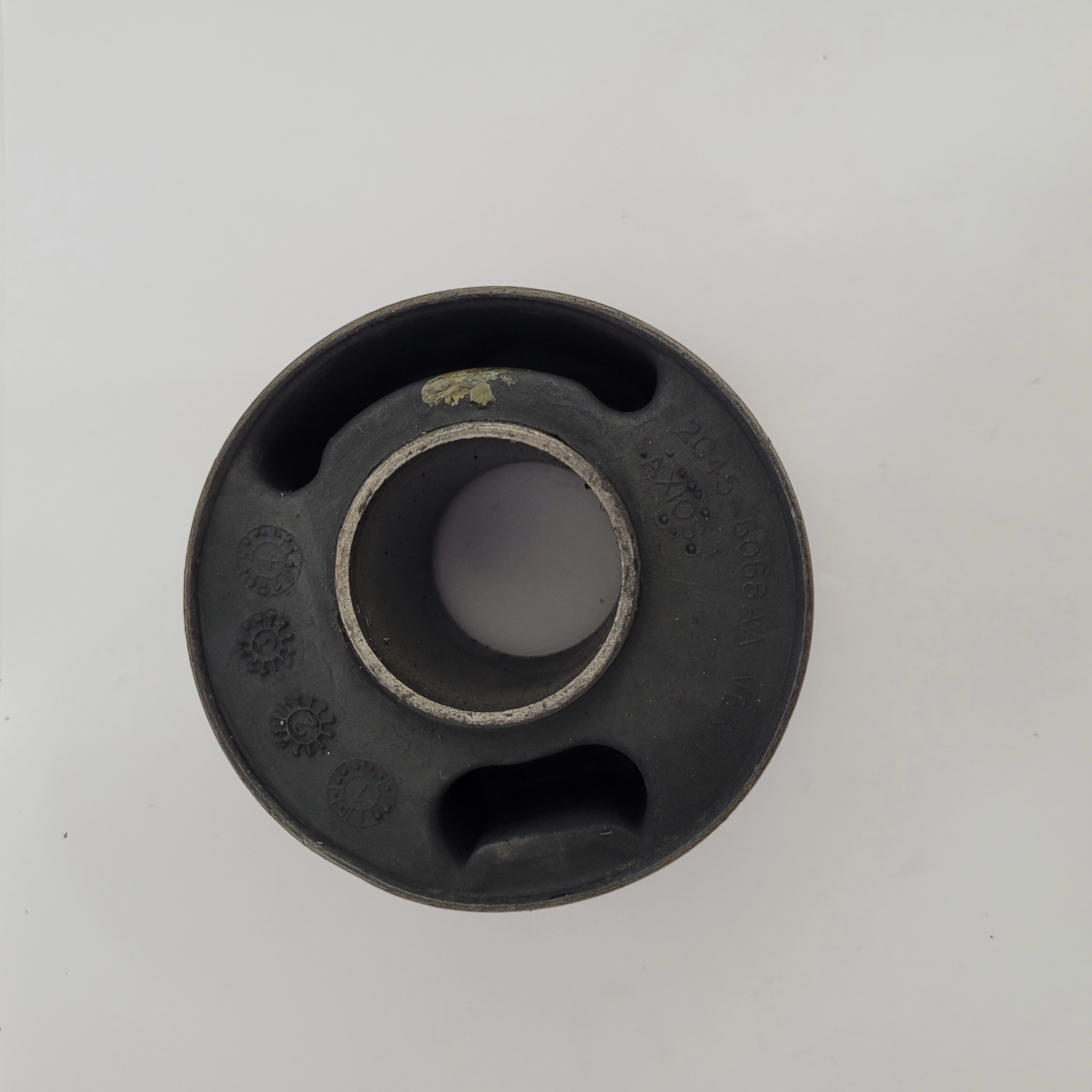 COXIM/SUPORTE TRASEIRO MOTOR FORD CARGO 1215/3530