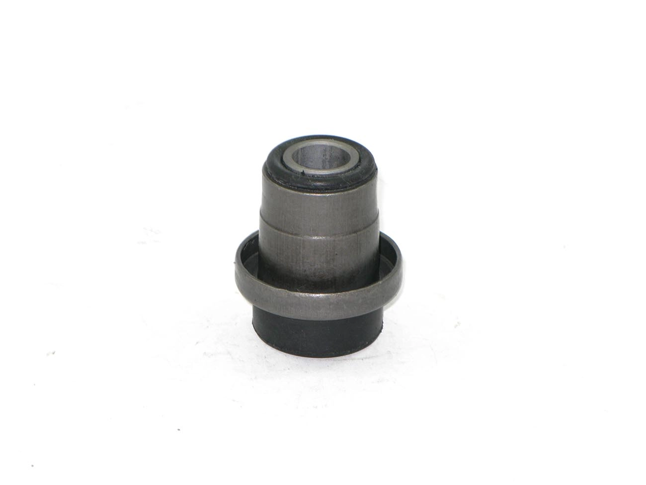 BUCHA TRASEIRA BANDEJA LADO RODA FIAT UNO/PREMIO/ELBA /88 1.5R - UNO CSL 91/93 - SUSPENSÃO TRASEIRA