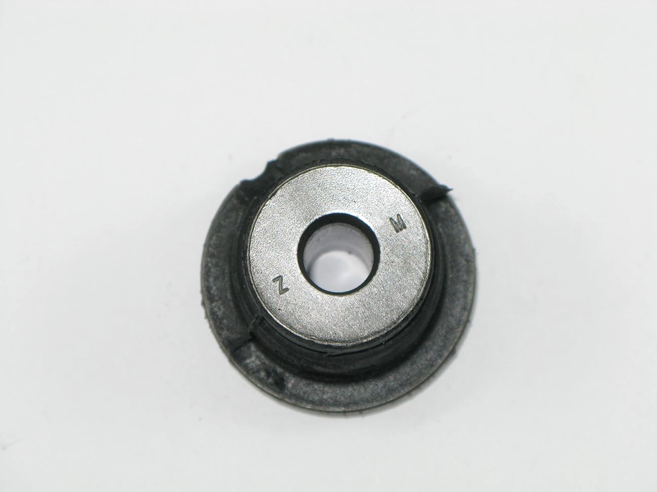 BUCHA DIANTEIRA QUADRO MOTOR 12 MM SUSPENSAO VW GOL/PARATI/SAVEIRO 97/ 12MM D
