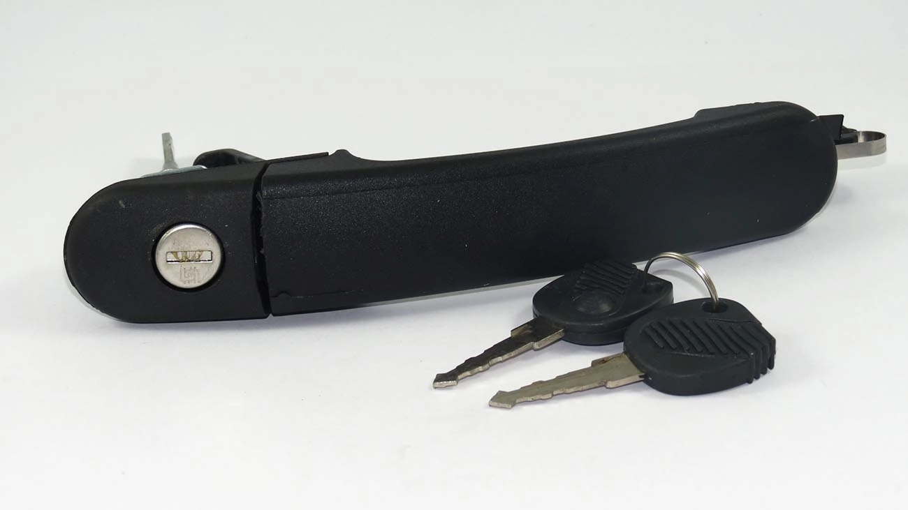 MACANETA EXTERNA VW GOL/PARATI 99/ GIII 2 PORTAS - MECANICA C/CHAVE PERFIL MAXION