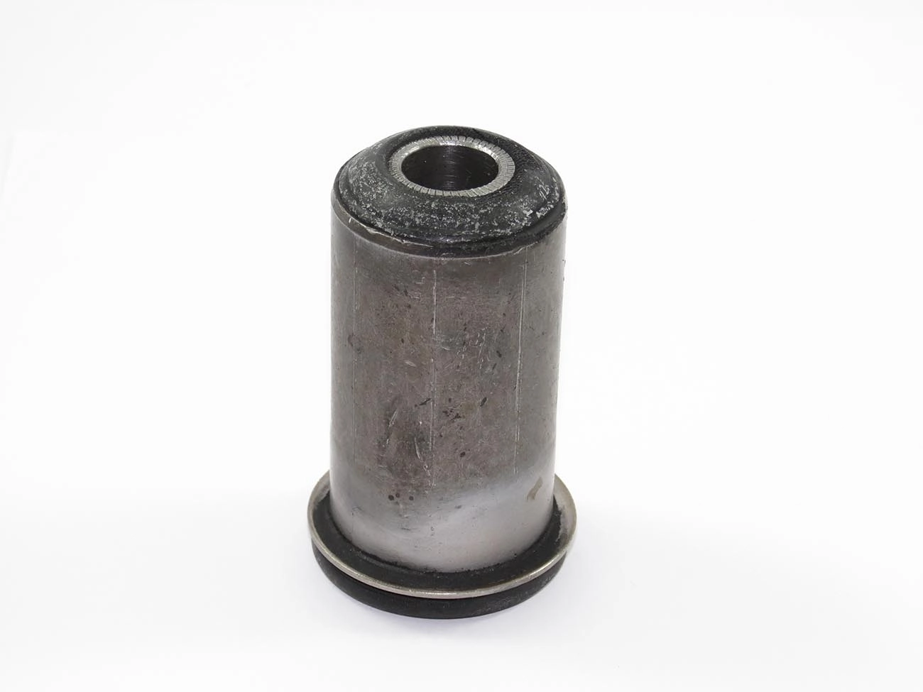 BUCHA DA BANDEJA INFERIOR MITSUBISHI L-200 2003/2007 - SUSPENSAO DIANTEIRA BUCHA MAIOR