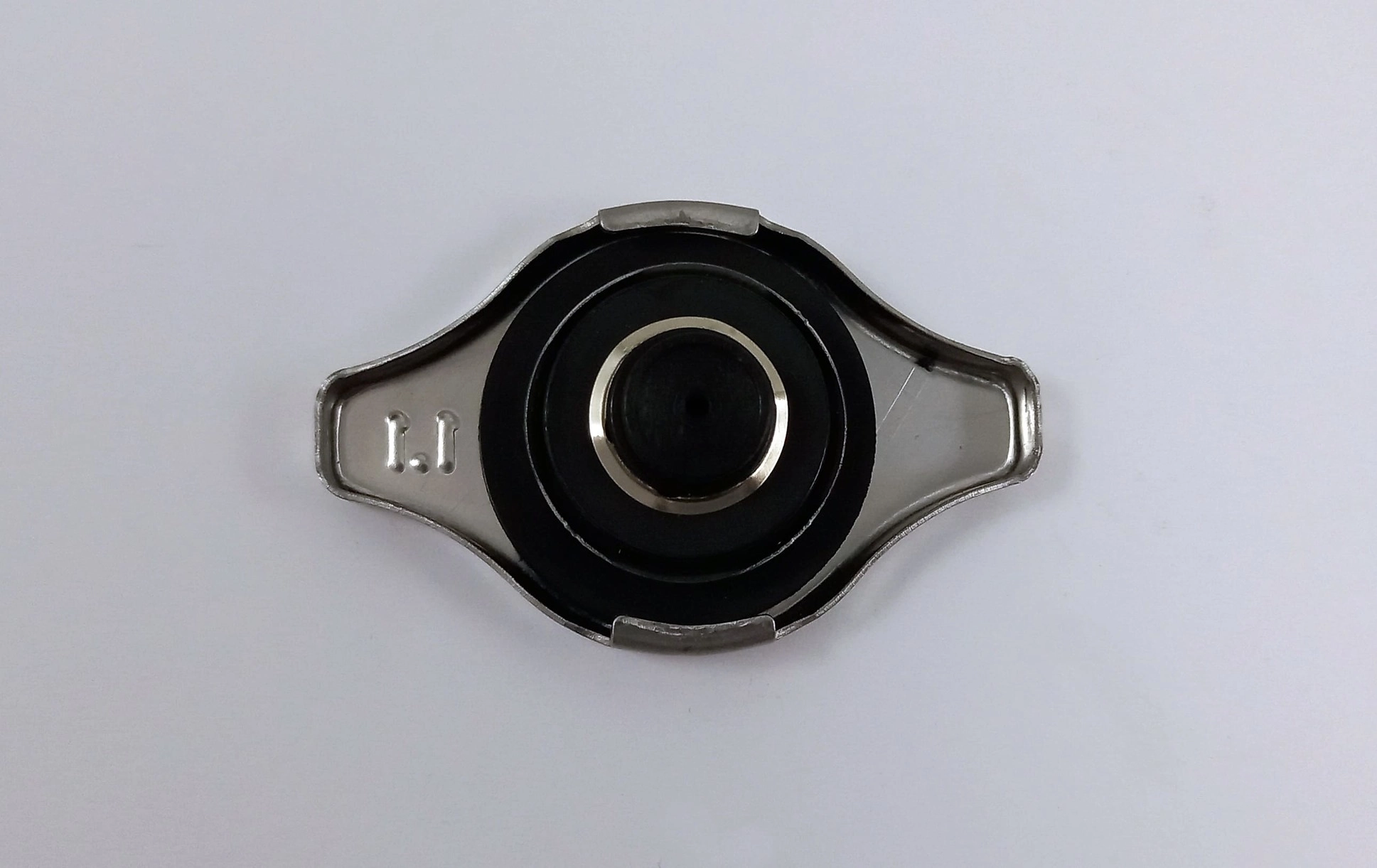 TAMPA RADIADOR TOYOTA HILUX 2.7 2009/ETIOS 1.3/1.5 2012/CHERRY TIGO 2010/HONDA CIVIC 92/CITY 10/FIT
