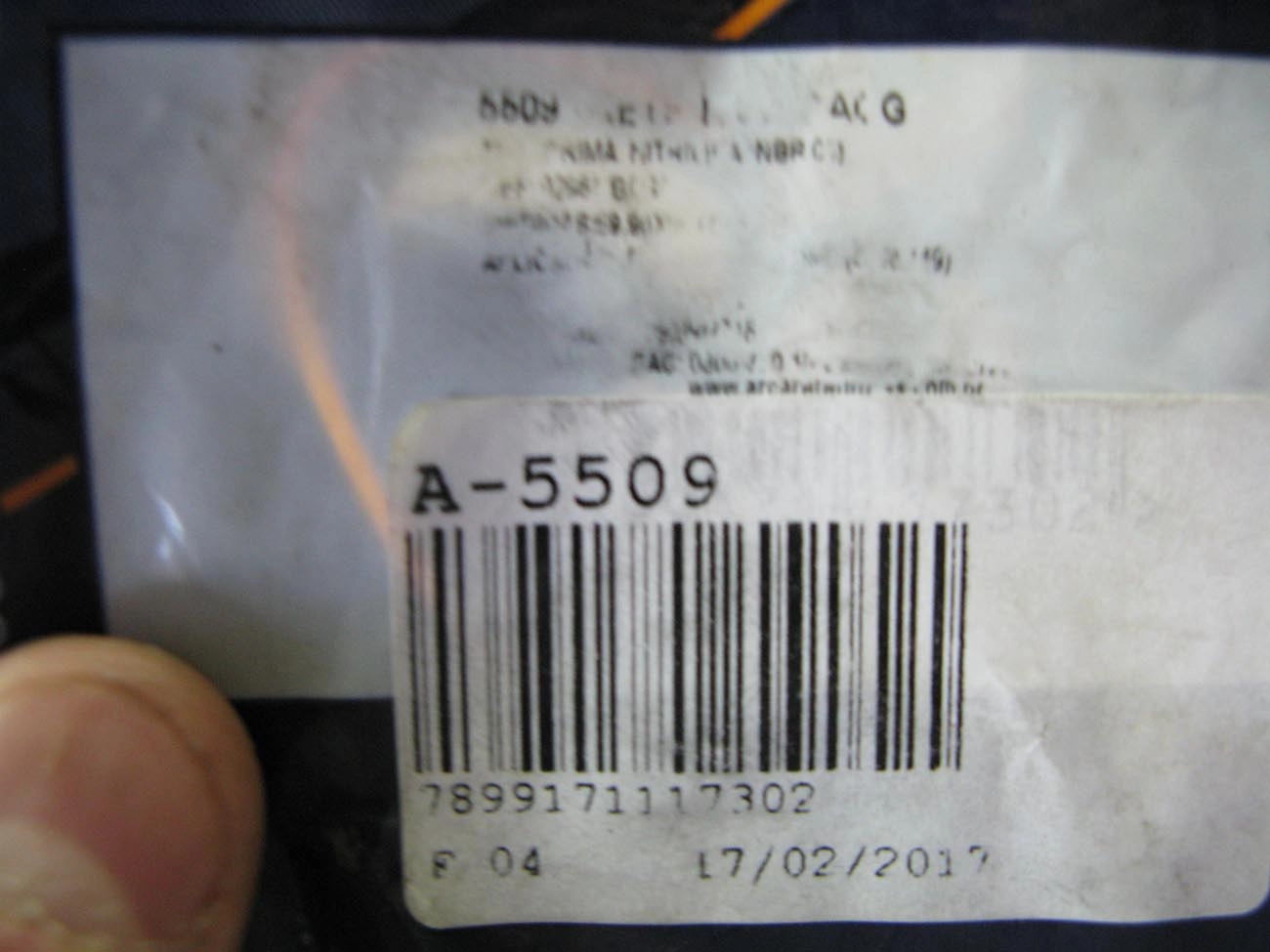 RETENTOR CÂMBIO FLANGE TRASEIRO VW 7.100/8.140/8.150 - 69,90X90X12,70MM
