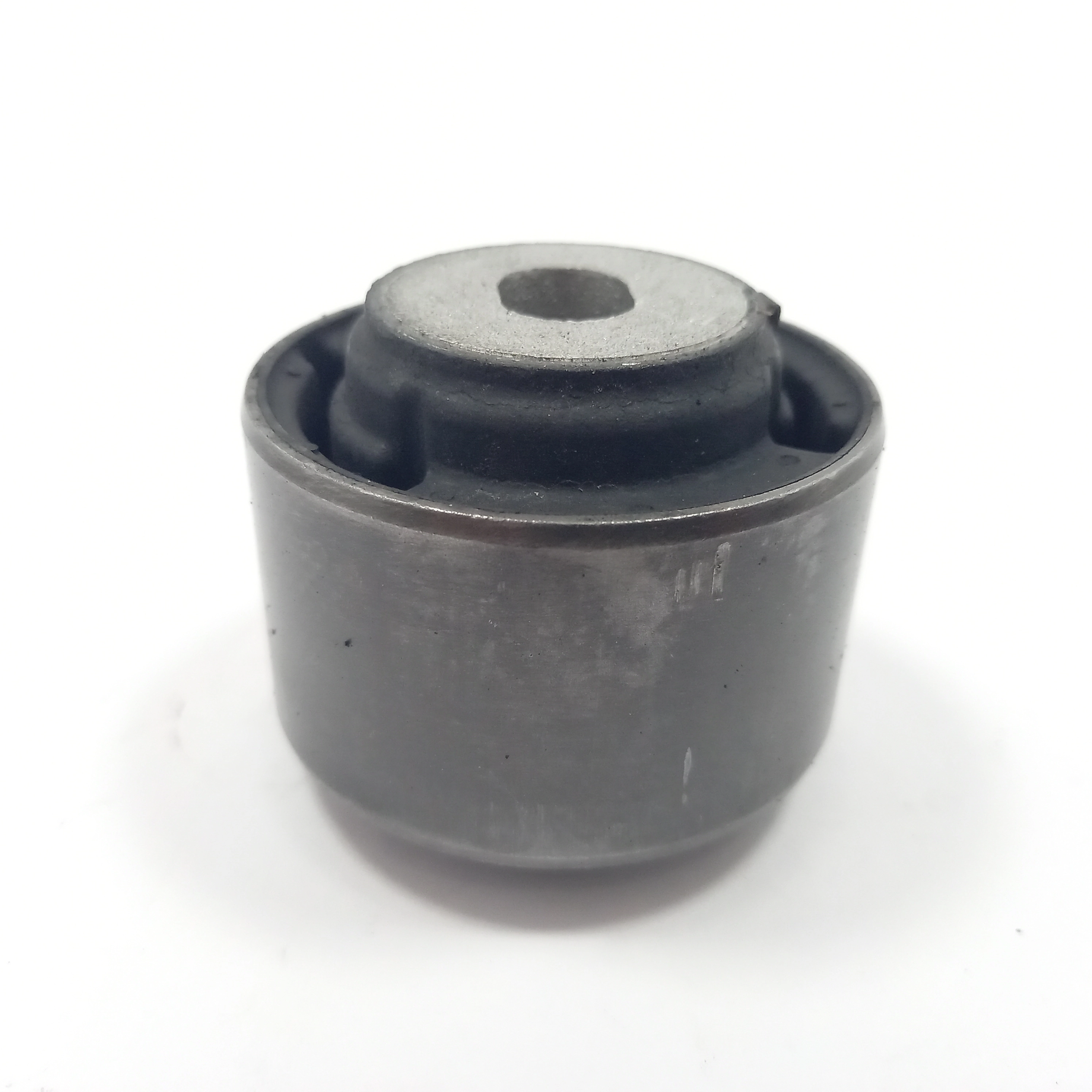 BUCHA TRASEIRA BANDEJA DIANTEIRA FORD NOVA ECOSPORT 13/21 - NEW FIESTA 10/19 - KA 14/21