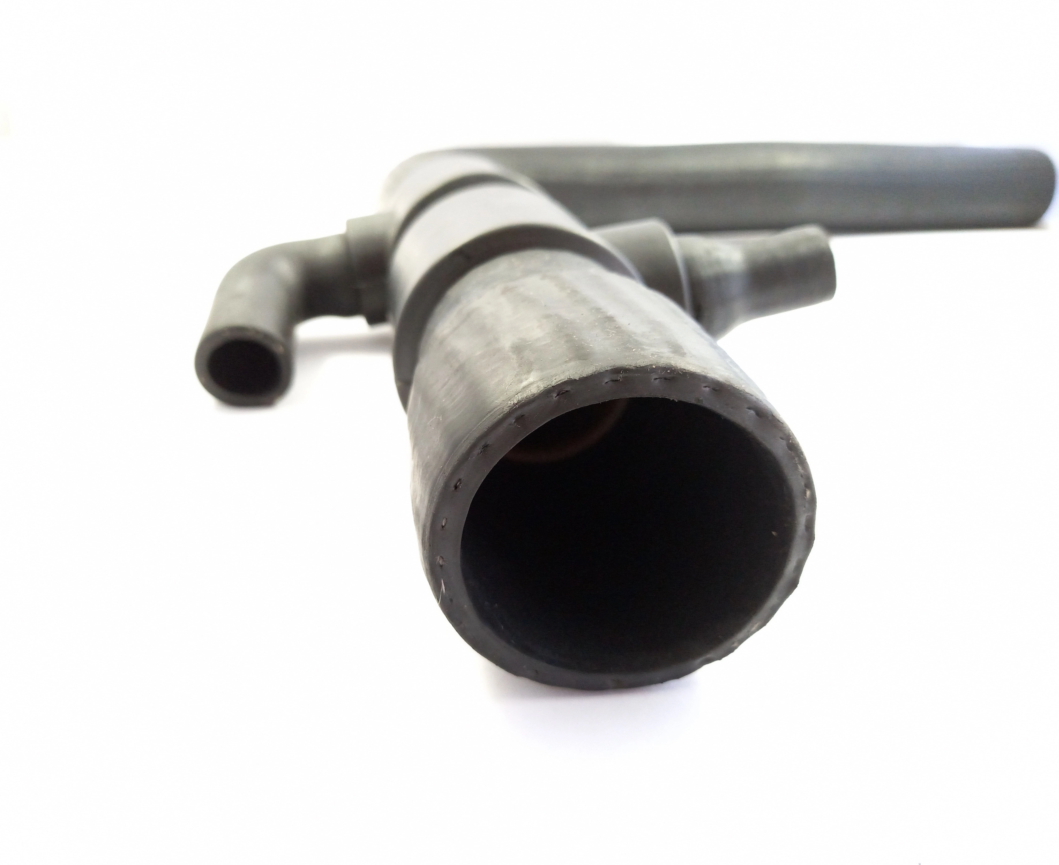 MANGUEIRA INFERIOR DO RADIADOR VW 13.170/15.170/17.210 80/ - C/MOLA -  52X48X21X16MM