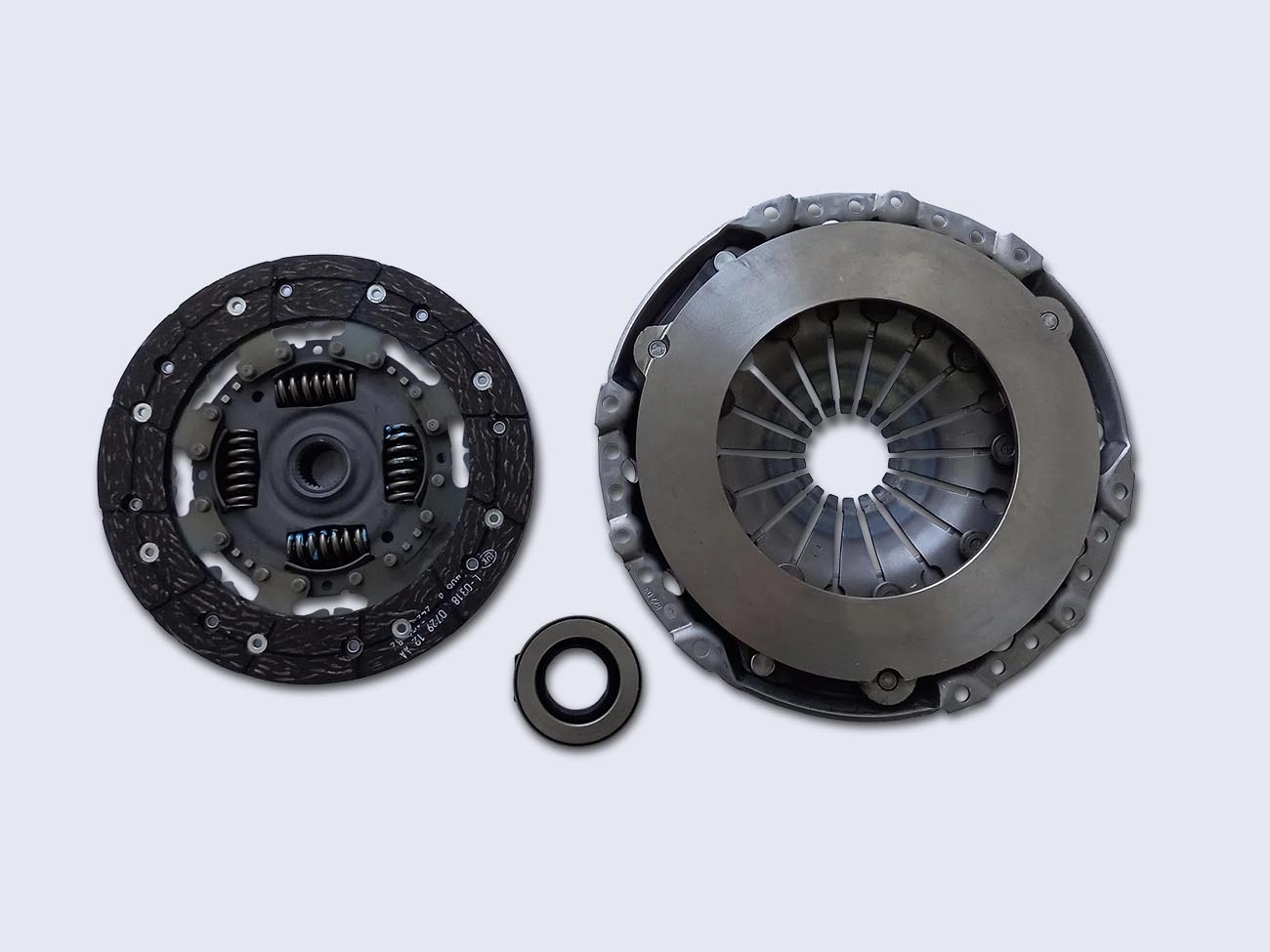 KIT DE EMBREAGEM - VW LOGUS/POINTER 1.8/2.0 93/96 POLO CLASSIC/VAN 97/ PASSAT 2.0 94/97 - 216MM 28